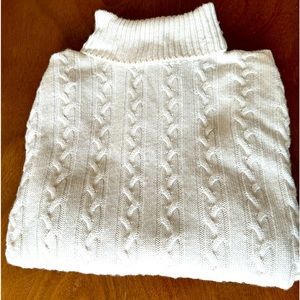 Spier and Mackay Cable Knit Turtleneck in Cream